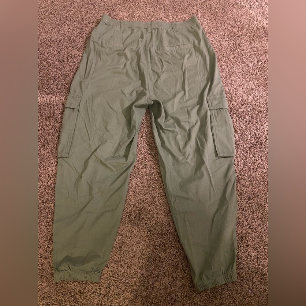 Abercrombie & Fitch Army Green Cargo Pants - Picture 3 of 4
